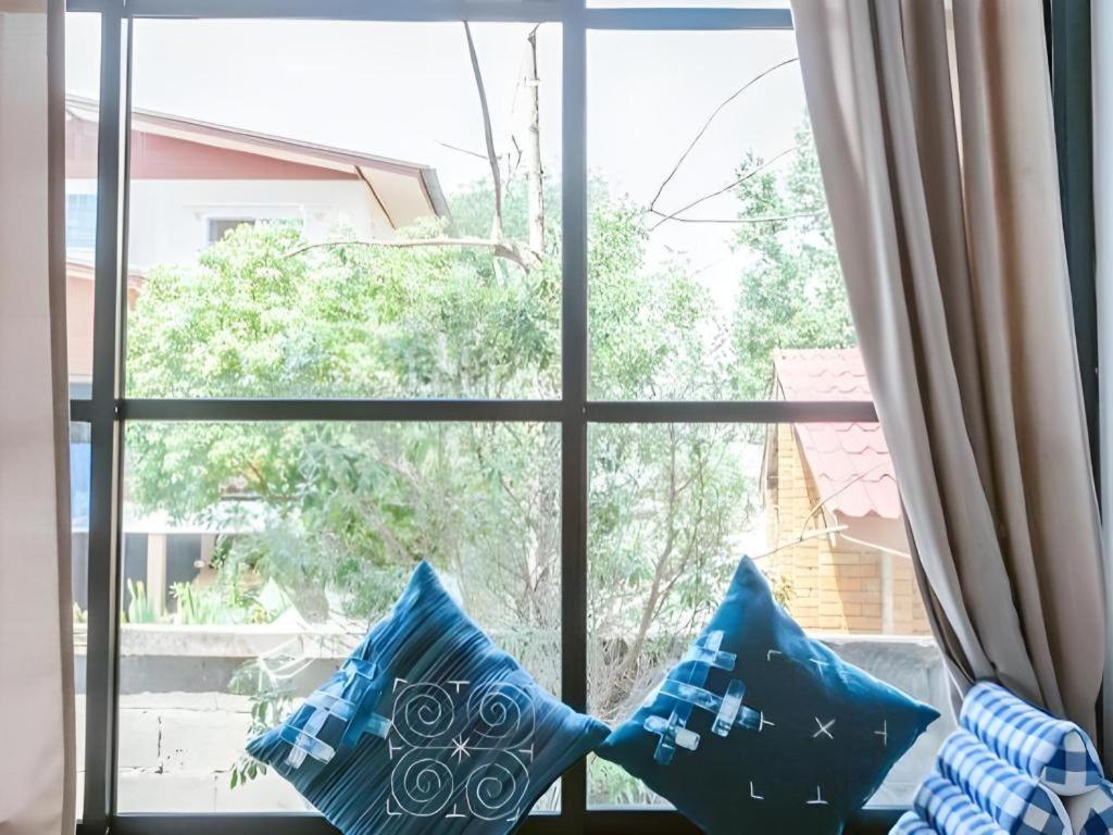 Hug Inn Phrae Bagian luar foto
