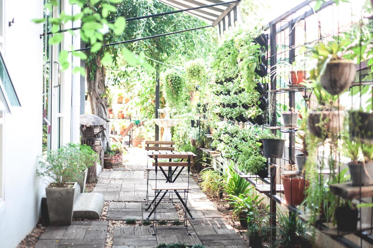 Hug Inn Phrae Bagian luar foto